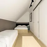 2 Bedroom Amazing In Jezierzany
